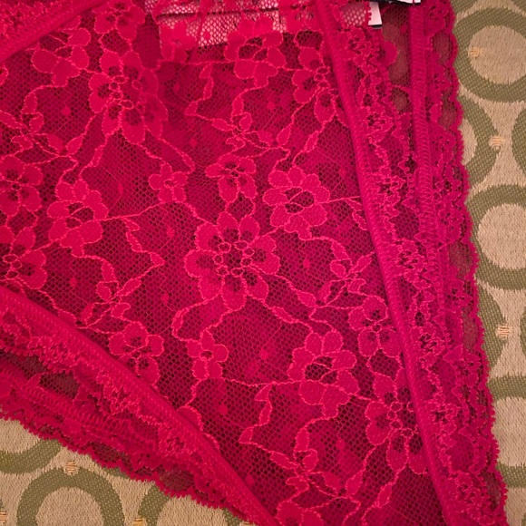 Victoria’s Secret red lace bikini - Picture 3 of 4